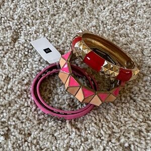 Stylish pink and red bracelet set